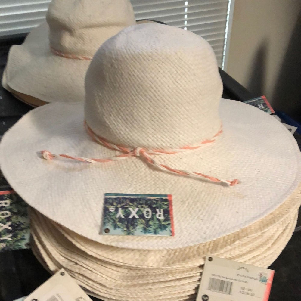 Women's Roxy by the Sea Sun Hat Cap White Straw Beach Pool Sun Protection Ladies